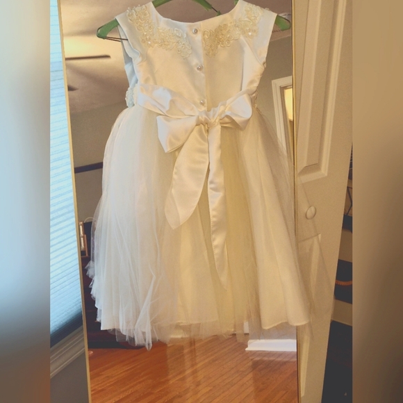NWOT Kid's Collection Ivory Flower Girl Dress, Size 4, never worn - Picture 4 of 5